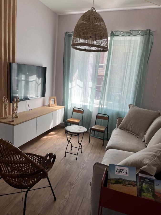 Charmante Maison De Ville Avec Jardin - Miamor Кастр Екстериор снимка